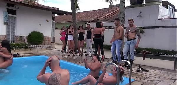  Festa liberada com várias ninfetas safadas